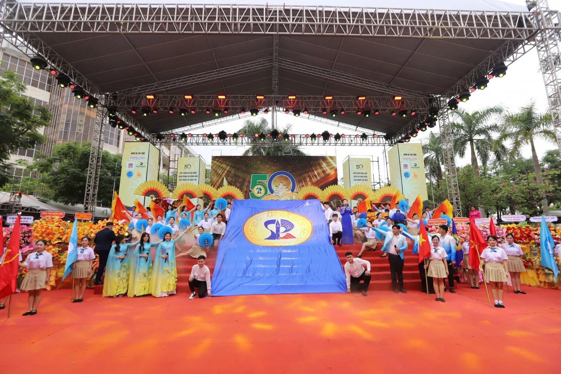 QK GROUP THAM DỰ LỄ KỶ NIỆM 50 NĂM HÀNH TRÌNH KẾT NỐI VÀ PHÁT TRIỂN TRƯỜNG ĐẠI HỌC SƯ PHẠM – ĐẠI HỌC ĐÀ NẴNG