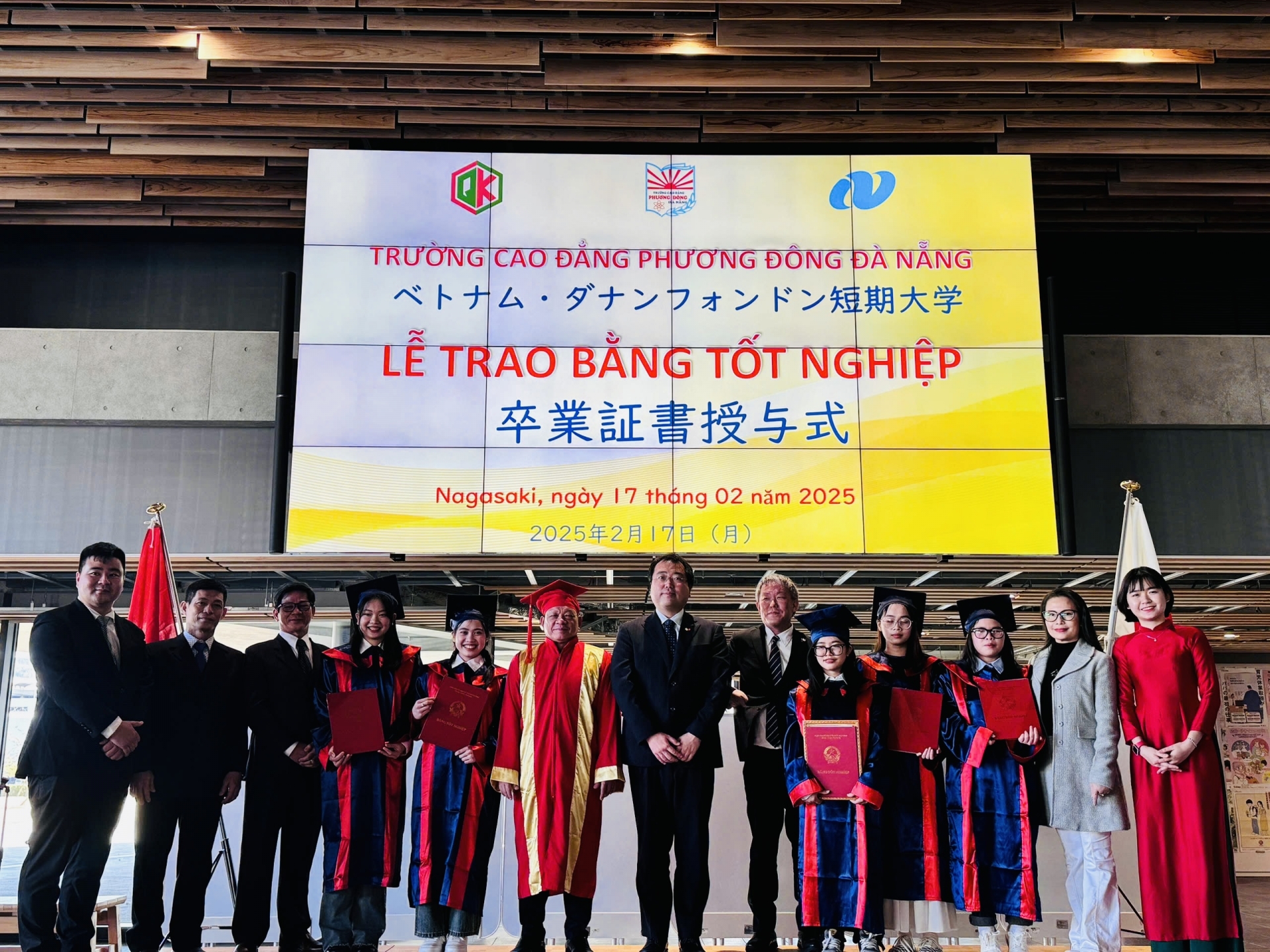 LỄ TRAO BẰNG TỐT NGHIỆP CHO SINH VIÊN TRƯỜNG CAO ĐẲNG PHƯƠNG ĐÔNG ĐÀ NẴNG TẠI TỈNH NAGASAKI - NHẬT BẢN LỄ TRAO BẰNG TỐT NGHIỆP CHO SINH VIÊN TRƯỜNG CAO ĐẲNG PHƯƠNG ĐÔNG ĐÀ NẴNG TẠI TỈNH NAGASAKI - NHẬT BẢN
